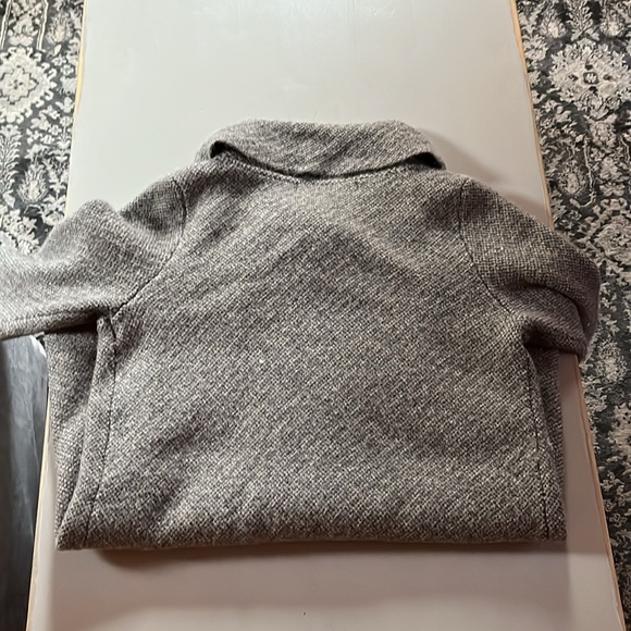 Women’s Max Studio Sweater. Size L. - Picture 6 of 6